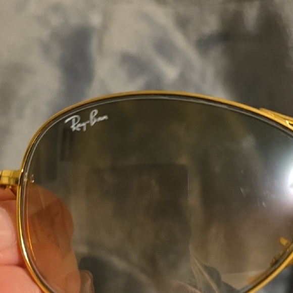 Ray-Ban Classic Gold Frame Sunglasses - Picture 2 of 7